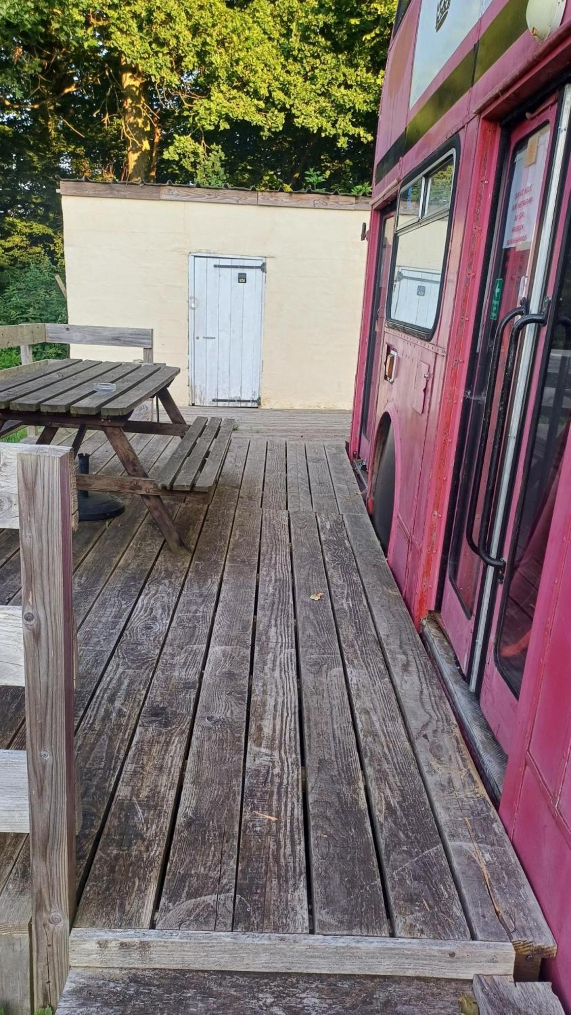 Insolite Bus Anglais Le Buckinghambus Saint-Philbert-sur-Risle Eksteriør bilde
